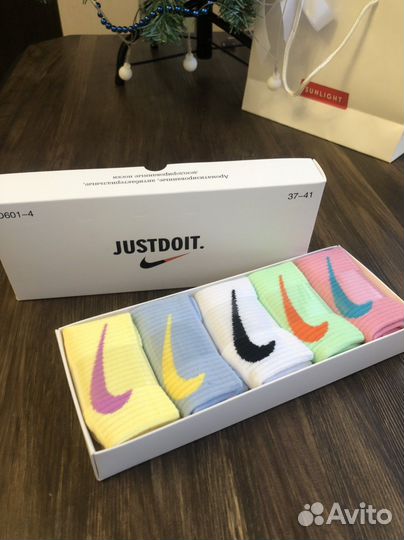 Носочки в коробочке)