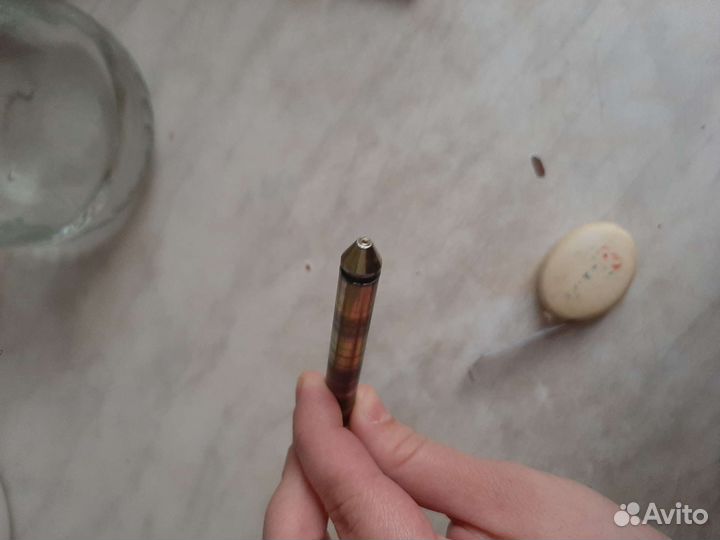 Запчасть,ось для крепления заднего колеса коляски