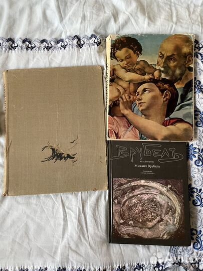 Книги винтажные, альбомы разные смотрите