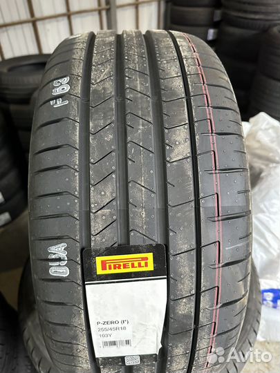 Pirelli P Zero PZ4 255/45 R18 103Y