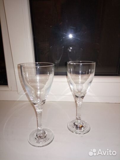 Бокалы, салатники, блюдо, конфетница