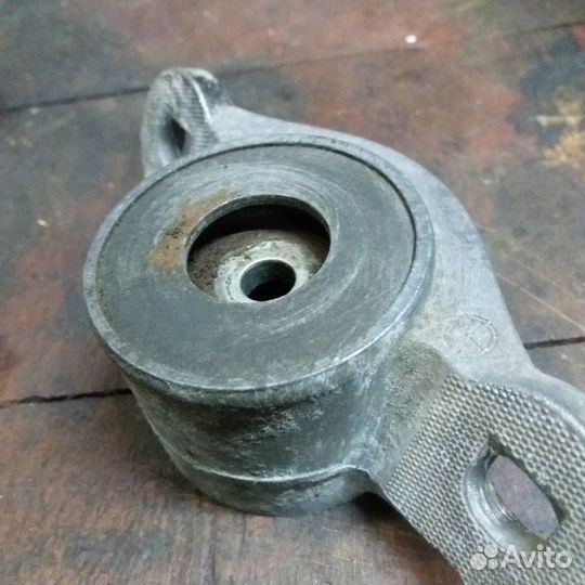 Опора стойки амортизатора задняя Peugeot 308