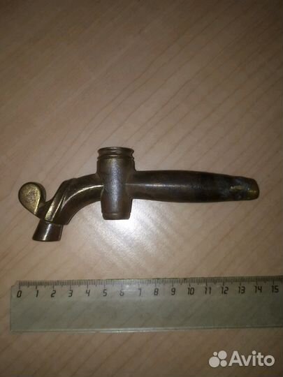 Старинный кран, носик