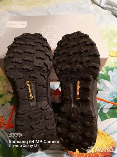 Adidas мужские кроссовки новые