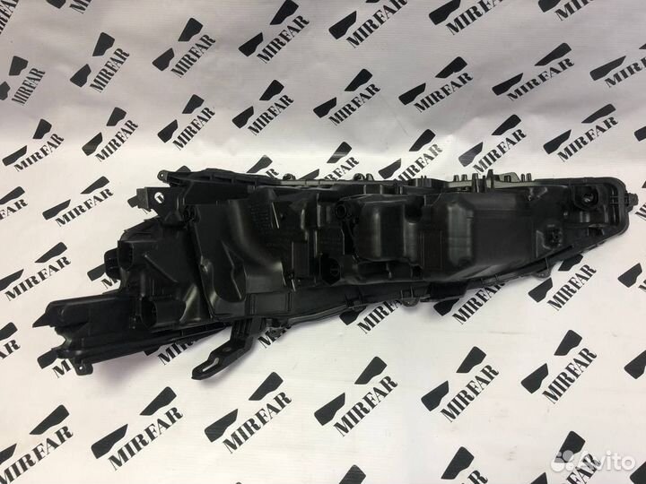 Правый корпус фары Lexus ES 7 2018-н.в. 3 линзы