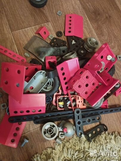 Конструктор различный, робот