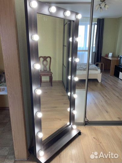Зеркало с лампочками 182/80 на подставке