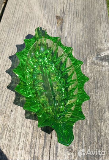 Икорница/вазочка/пепельница зелёное стекло