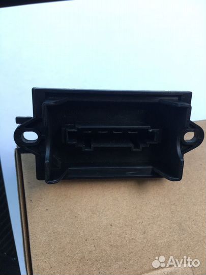 Резистор отопителя Ситроен С3