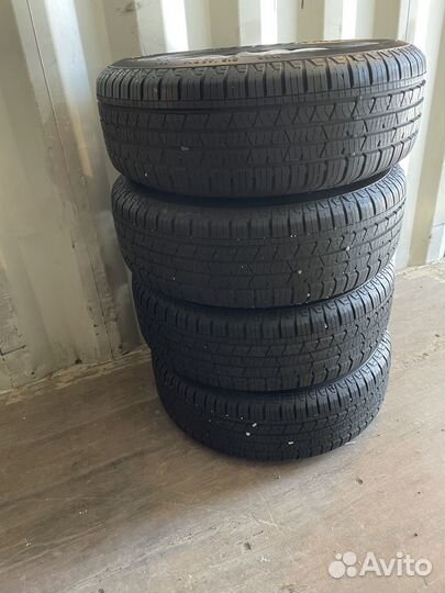 Continental ContiCrossContact LX 215/65 R16