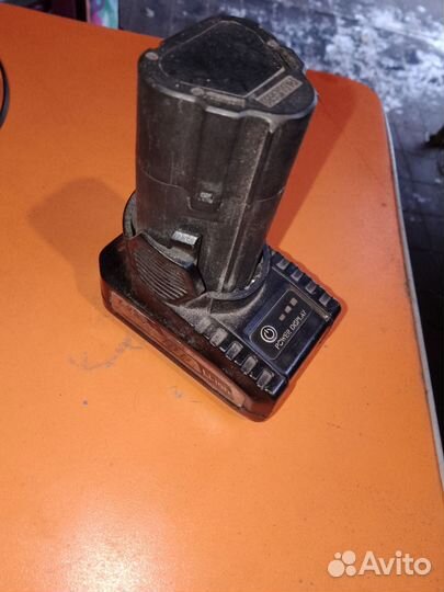 Аккумулятор для шуруповерта с зарядкой