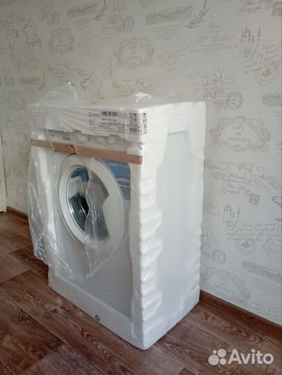 Новая Стиральная машина Indesit