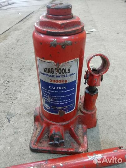 Домкрат бутылочный