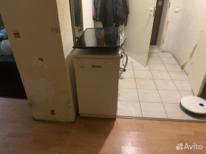 Телевизор TCL и посудомоечная машина siemens