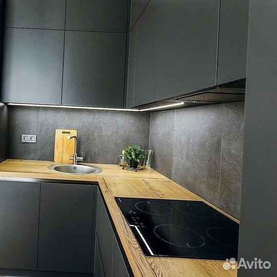 Кухня до потолка