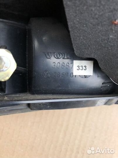 Зданий левый фонарь Volvo V40 2000г