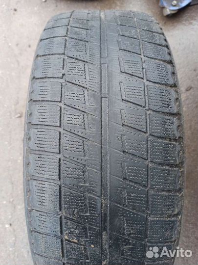 Bridgestone Blizzak Revo2 215/60 R16