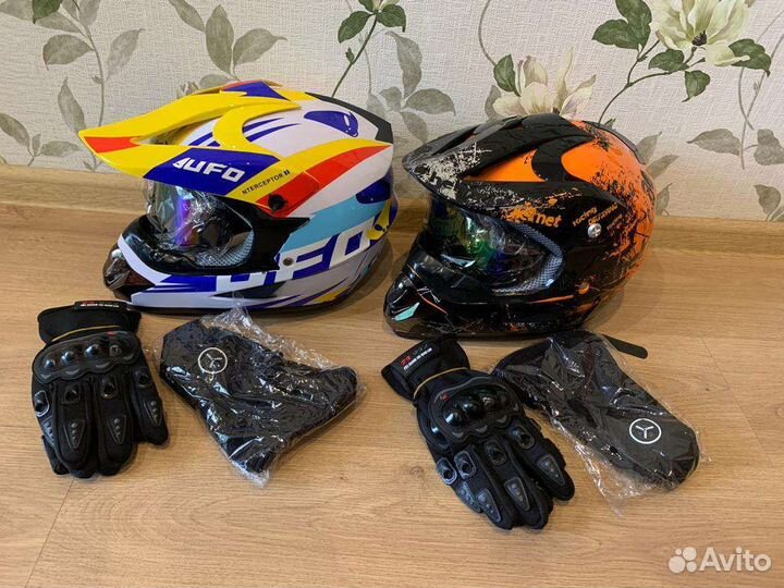 Кроссовый шлем новый очки перчатки подшлемник