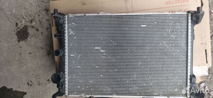 Радиатор охлаждения мерседес 204 тцрбо