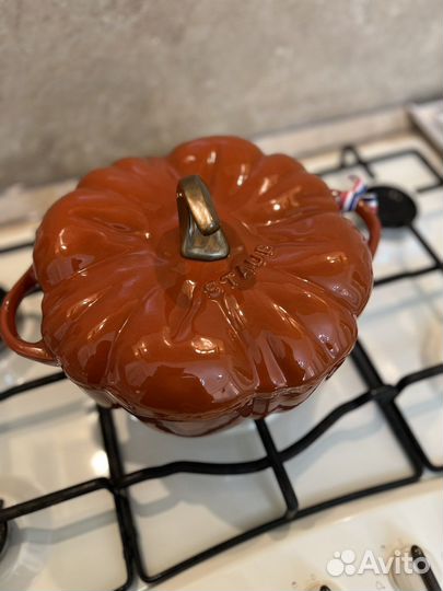 Кастрюля чугунная staub