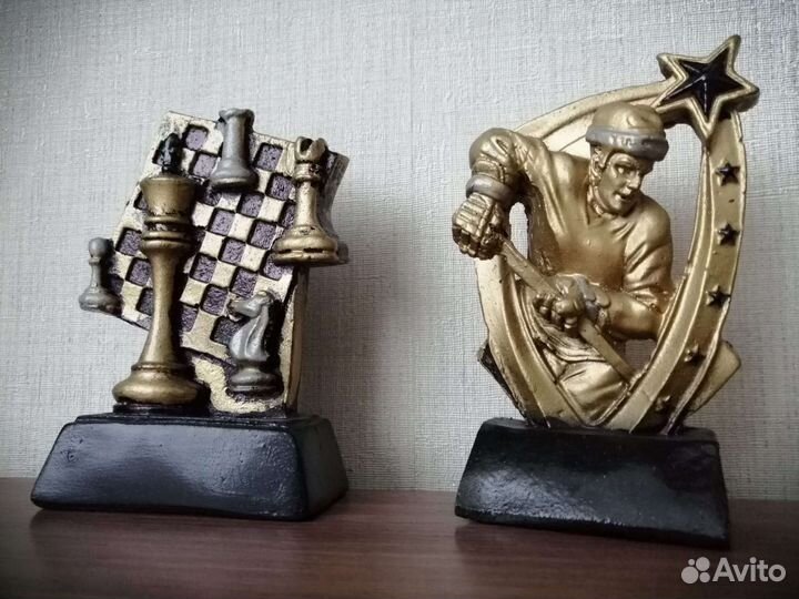 Статуэтки для кабинета