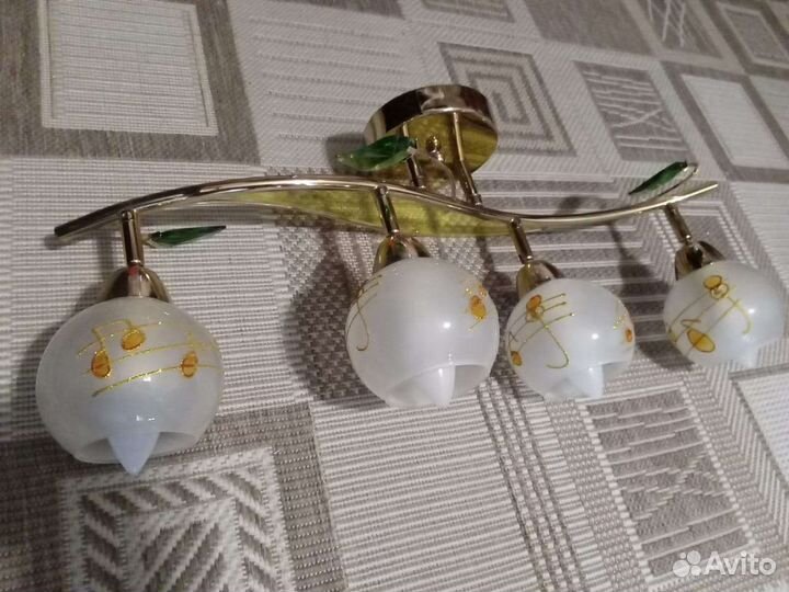 Люстра потолочная с лампочками