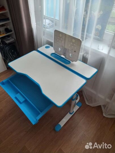 Стол детский, школьная парта