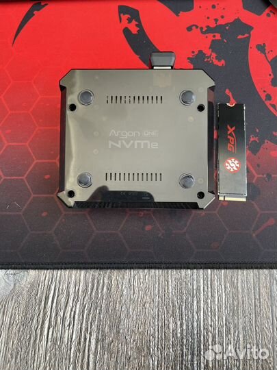 Raspberry 8 gb Argon one V2 ssd m2
