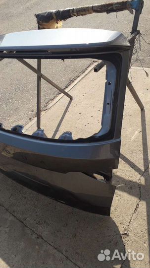 Skoda Kodiaq крышка багажника с деффектом