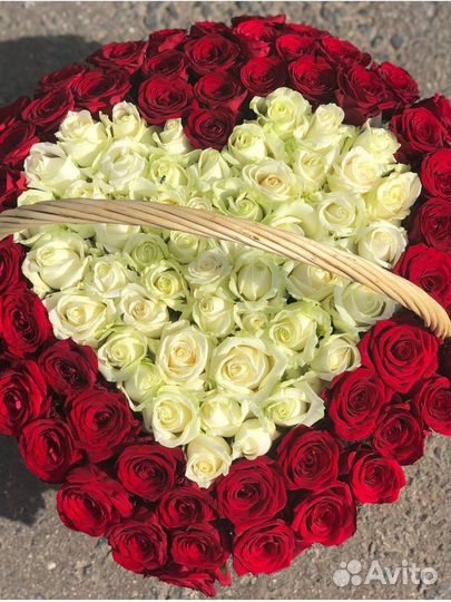 Роза 101 в корзине