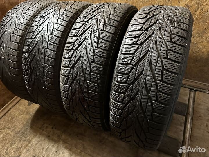Nokian Tyres Hakkapeliitta R2 SUV 235/65 R17 108R