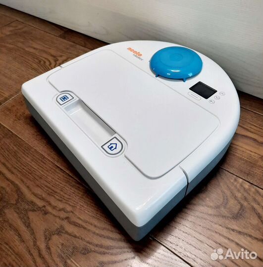 Робот пылесос Neato