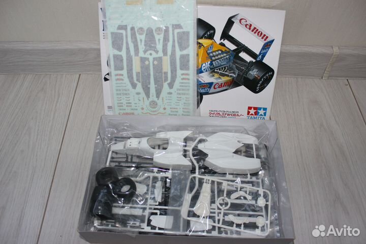 Сборная модель автомобиля формула 1 Williams FW13B