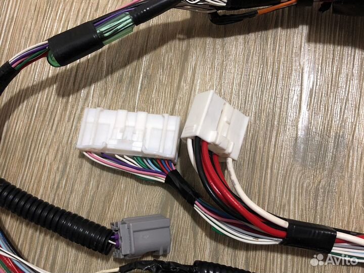 Проводка двери багажника Toyota RAV4