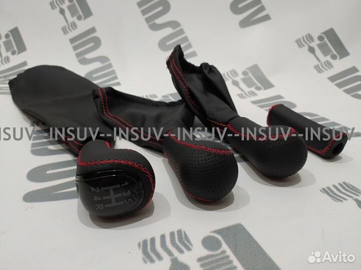 Люкс ручки кпп в коже на Ниву (красн.нитка) черные