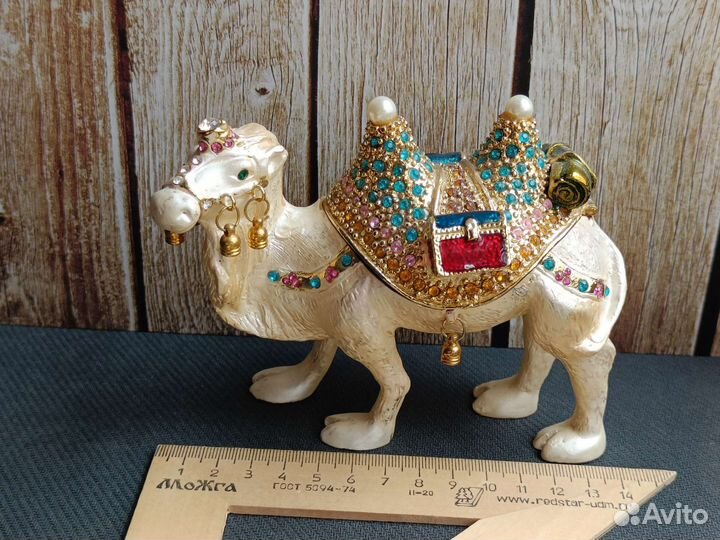 Шкатулка со стразами разные