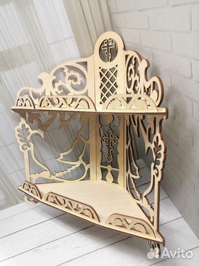 Угловая полка для икон, иконостас