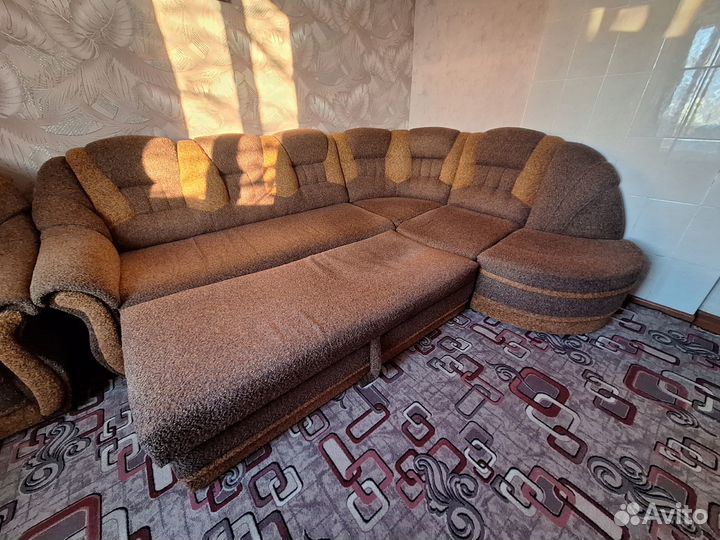 Продам б/у диван