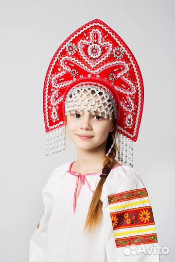 Кокошники Анна и русско народная одежда