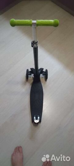 Самокат трехколесный