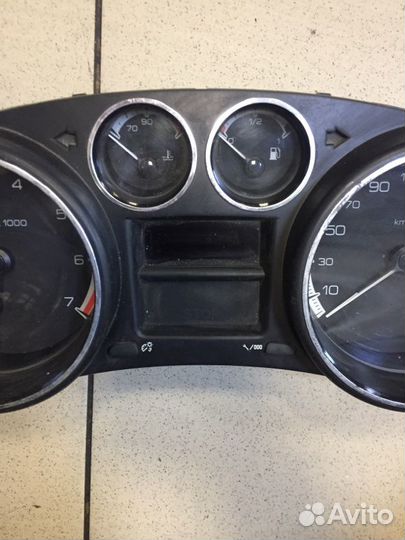 Панель приборов Peugeot 308