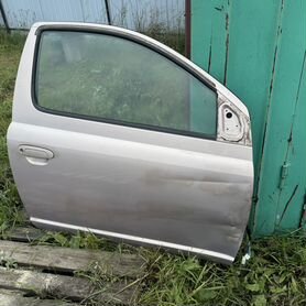 Дверь toyota vitz