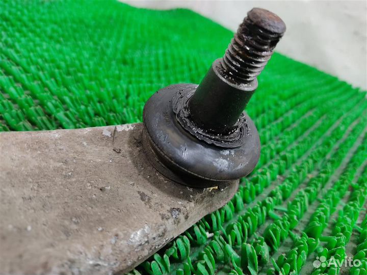 Рычаг передний правый нижний Honda Civic 5D (FN)