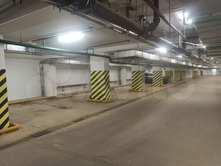 Машиноместо, 15 м²