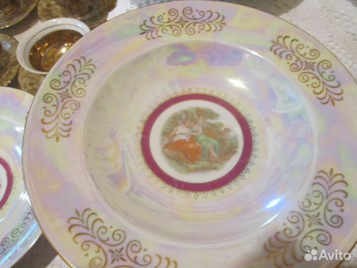 Столовый фарфоровый сервиз 