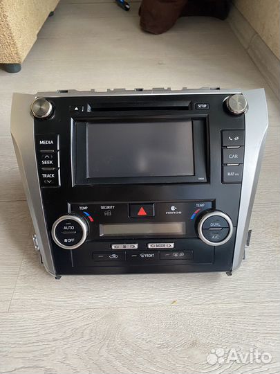 Головное устройсво Toyota Camry 50