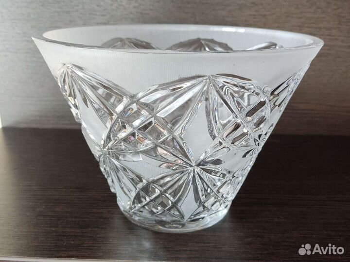Хрустальная ваза