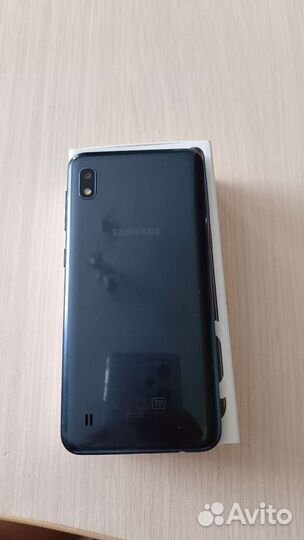 Телефон Samsung A10