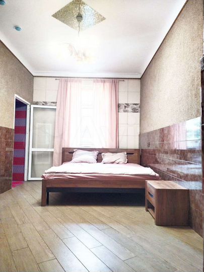 3-к. квартира, 100 м², 1/3 эт.