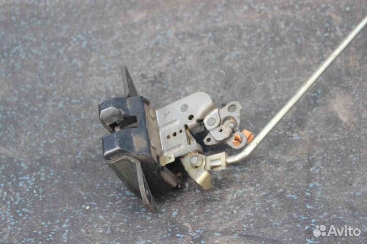 Замок багажника Mitsubishi Chariot Grandis (Митсуб